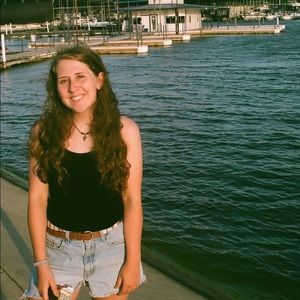 Meet your Posher, Danielle